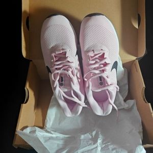 Nike revolution 6 sneakers